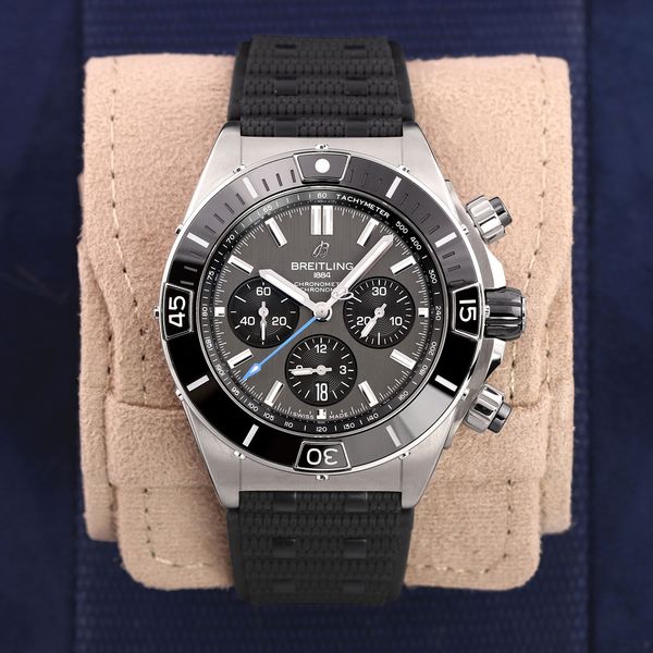 Breitling Super Chronomat B01 44 EB0136